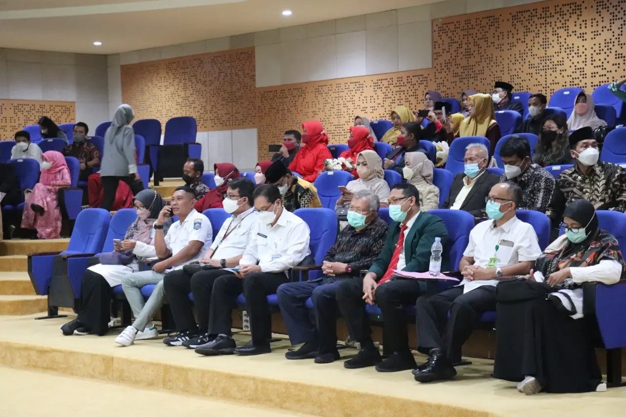 DIREKTUR RSJMS HADIRI PELANTIKAN DAN PENGAMBILAN SUMPAH DOKTER KE-45 FK UNRAM