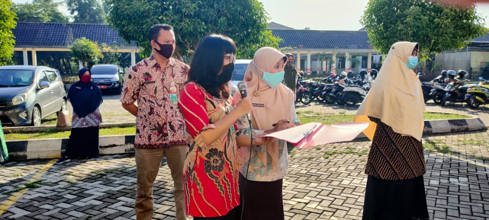 KABAG TATA USAHA SIDAK DISIPLIN APEL PAGI PEGAWAI DIBAWAH BIDANG PENUNJANG