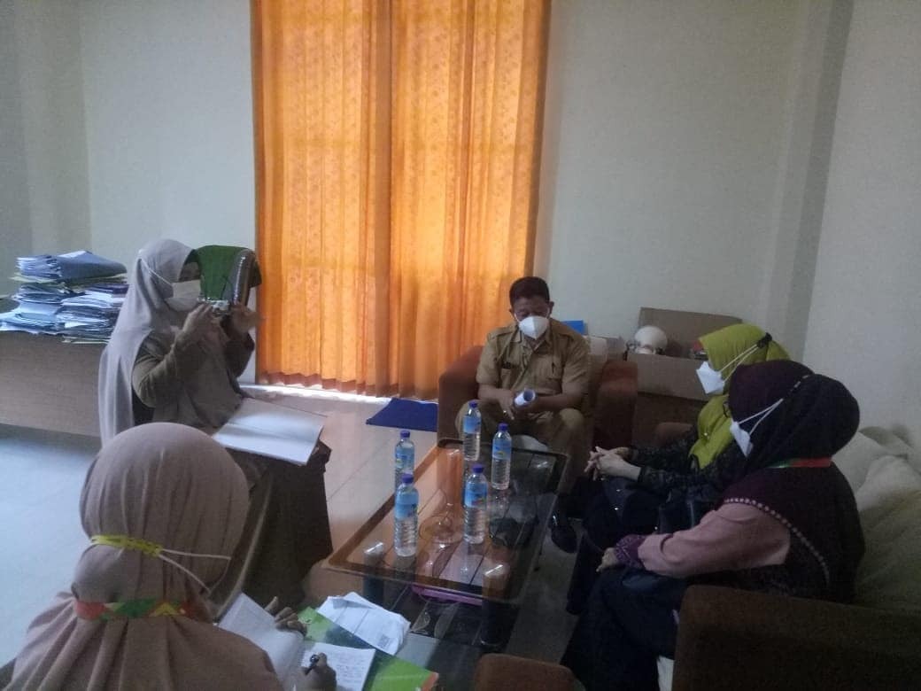 DIREKTUR LAKSANAKAN KOORDINASI DAN EVALUASI KERJASAMA DENGAN DIKES LOMBOK BARAT TERKAIT BANSOS UNTUK ODGJ