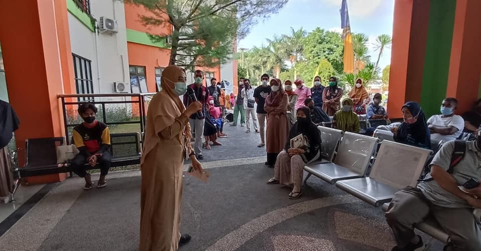 Sosialisasi Penggunaan Aplikasi Pendaftaran Online oleh PKRS