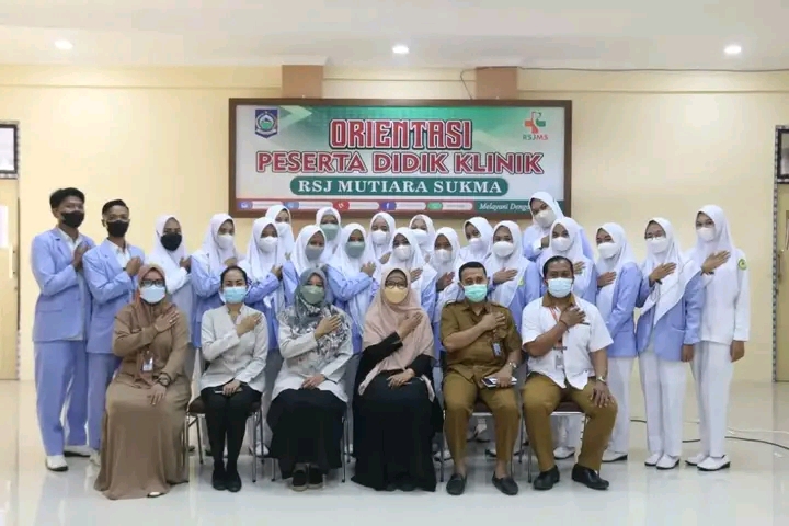 PENGAMBILAN SUMPAH KERAHASIAAN REKAM MEDIS   BAGI PESERTA DIDIK POLTEKKES KEMENKES MATARAM